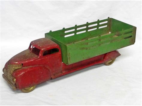 on Sep 21, 2012 C Carolyn Parker <strong>Toys</strong> of Yesteryear Antique <strong>Metal</strong> Vintage Dolls Vintage Items Antique Blue <strong>Toy</strong> Car. . Old metal toy trucks value